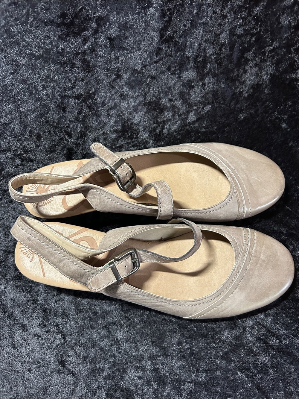OTBT Tazewell Taupe Slingback - Size 10M. Classic Everyday Comfort